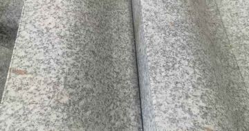 巴中芙蓉白S型拉丝面路沿石