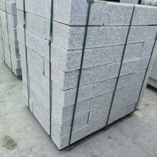 巴中 芙蓉白火烧两面路沿石