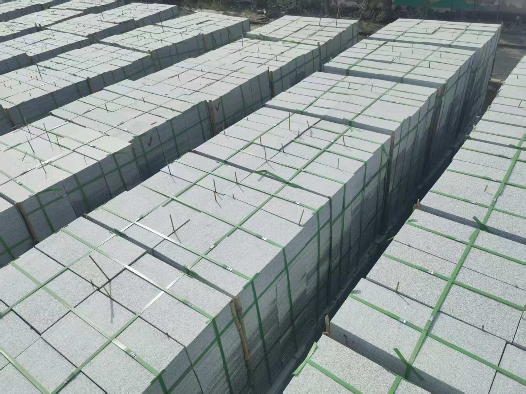 巴中 芝麻白1.8公分火烧300*600地铺，清仓大甩卖