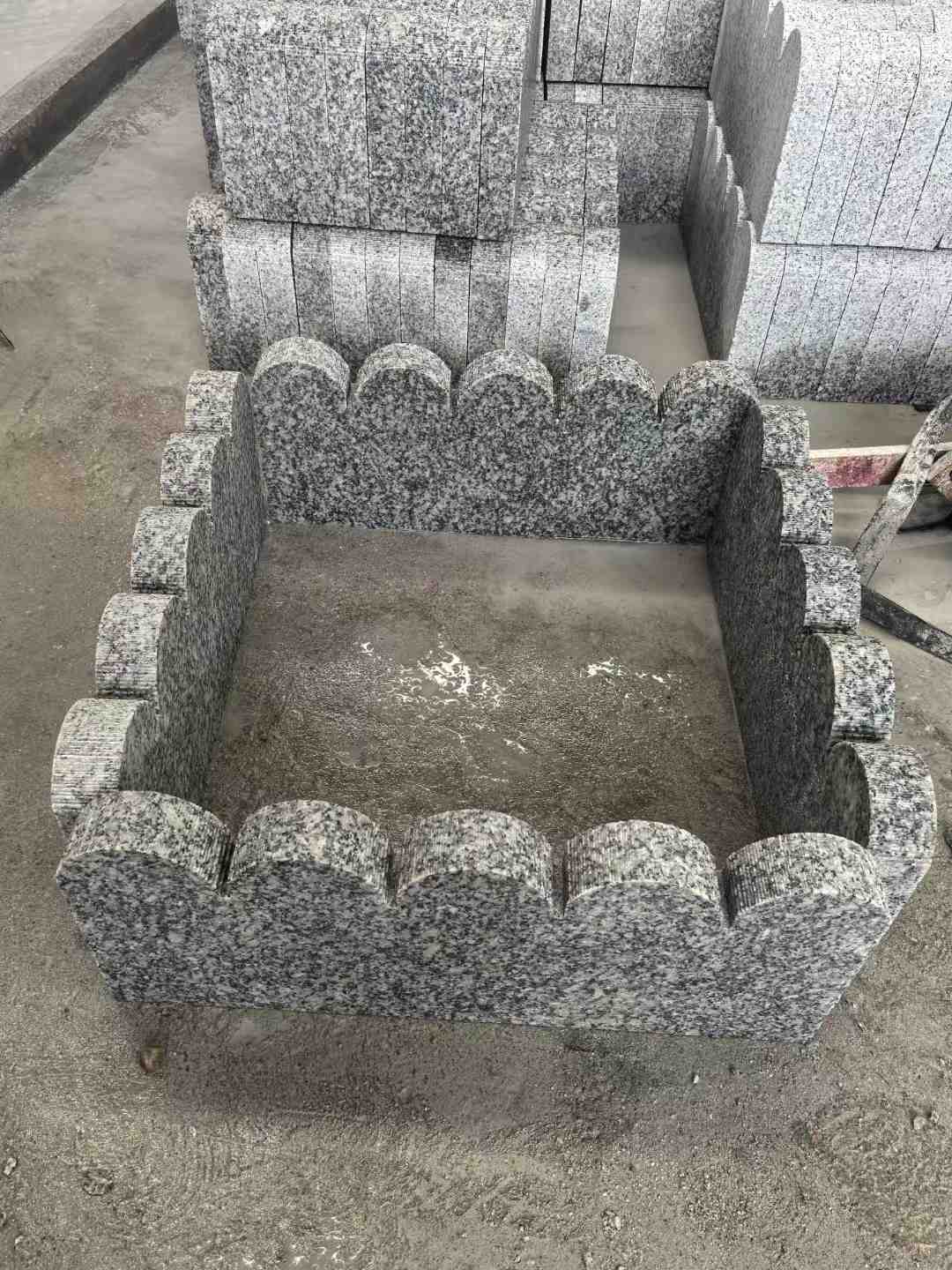 巴中 花边石、花坛围栏石、花池界石、菜园栅栏石、镶边石、波浪状界石介绍