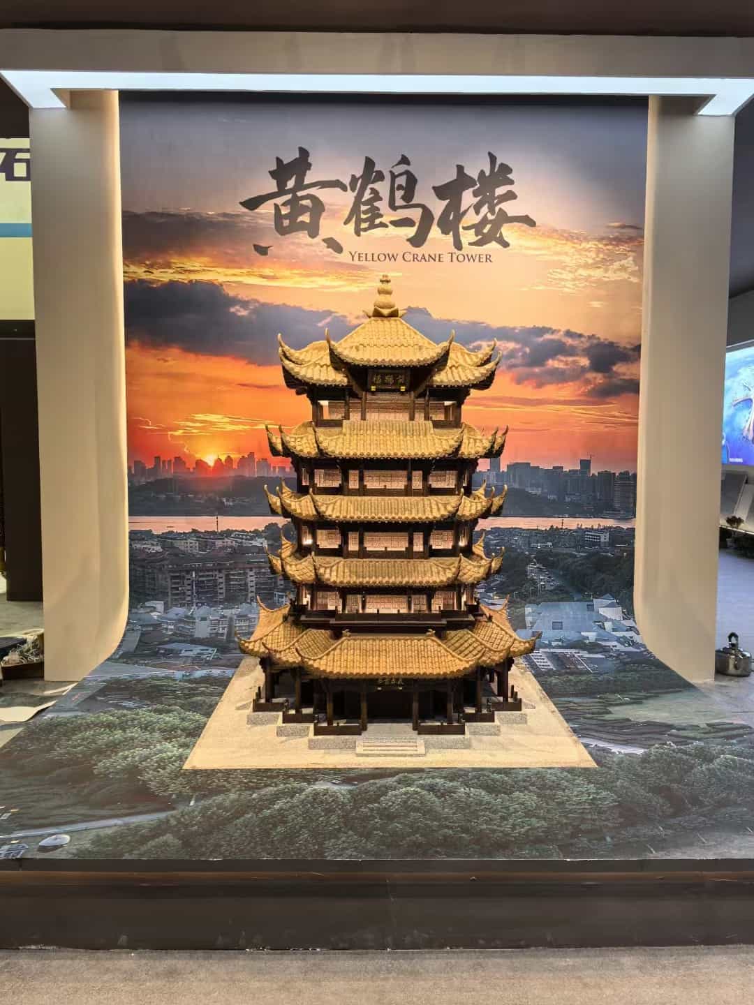 巴中仿古石文创作品-黄鹤楼