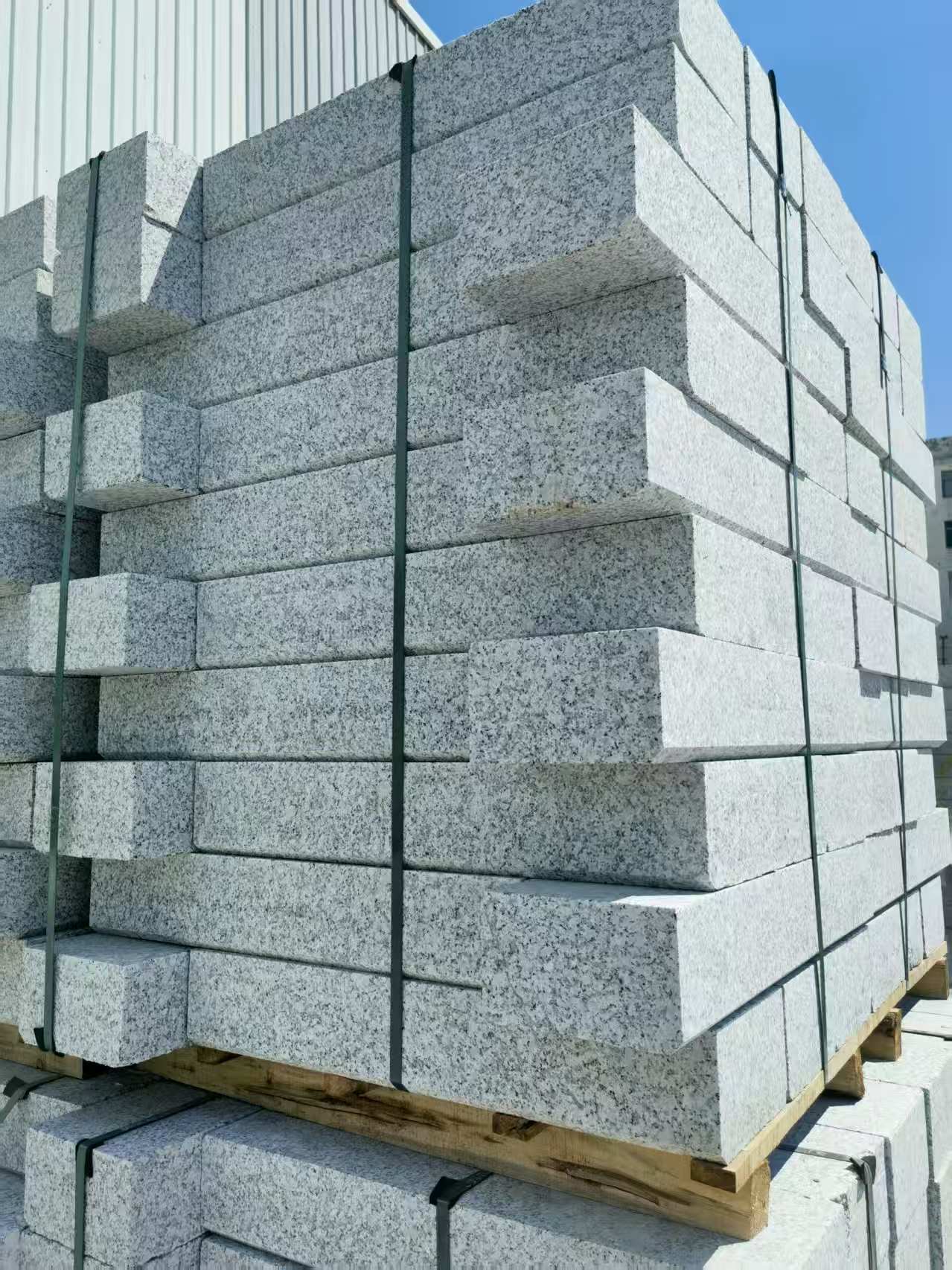 巴中 路沿石颜色均匀、尺寸标准