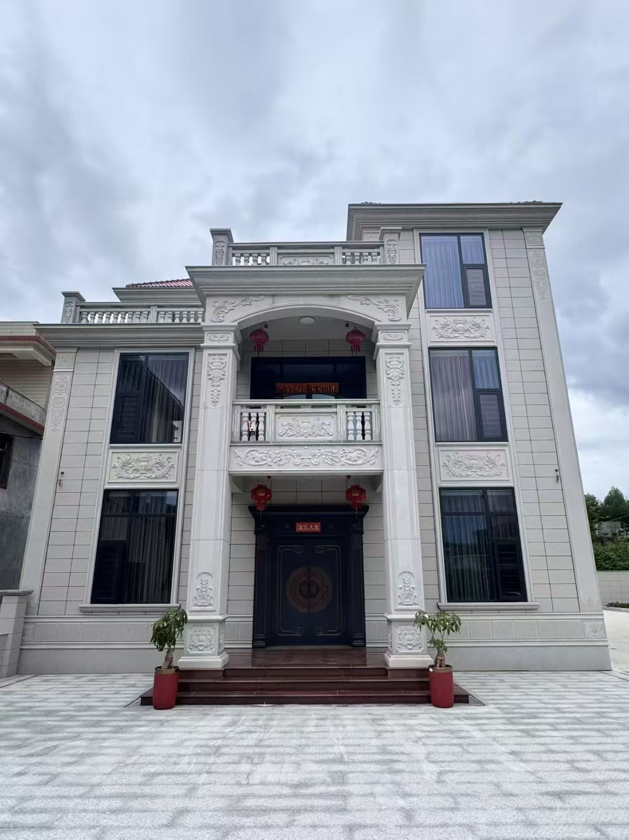 巴中 芝麻白石材别墅干挂案例展示