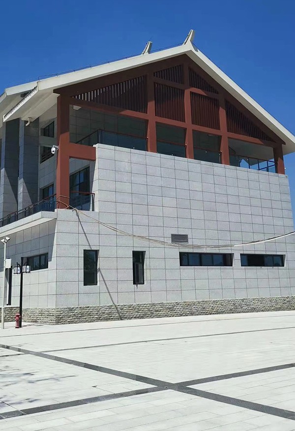 巴中芝麻灰花岗岩在景区地面及墙壁的应用